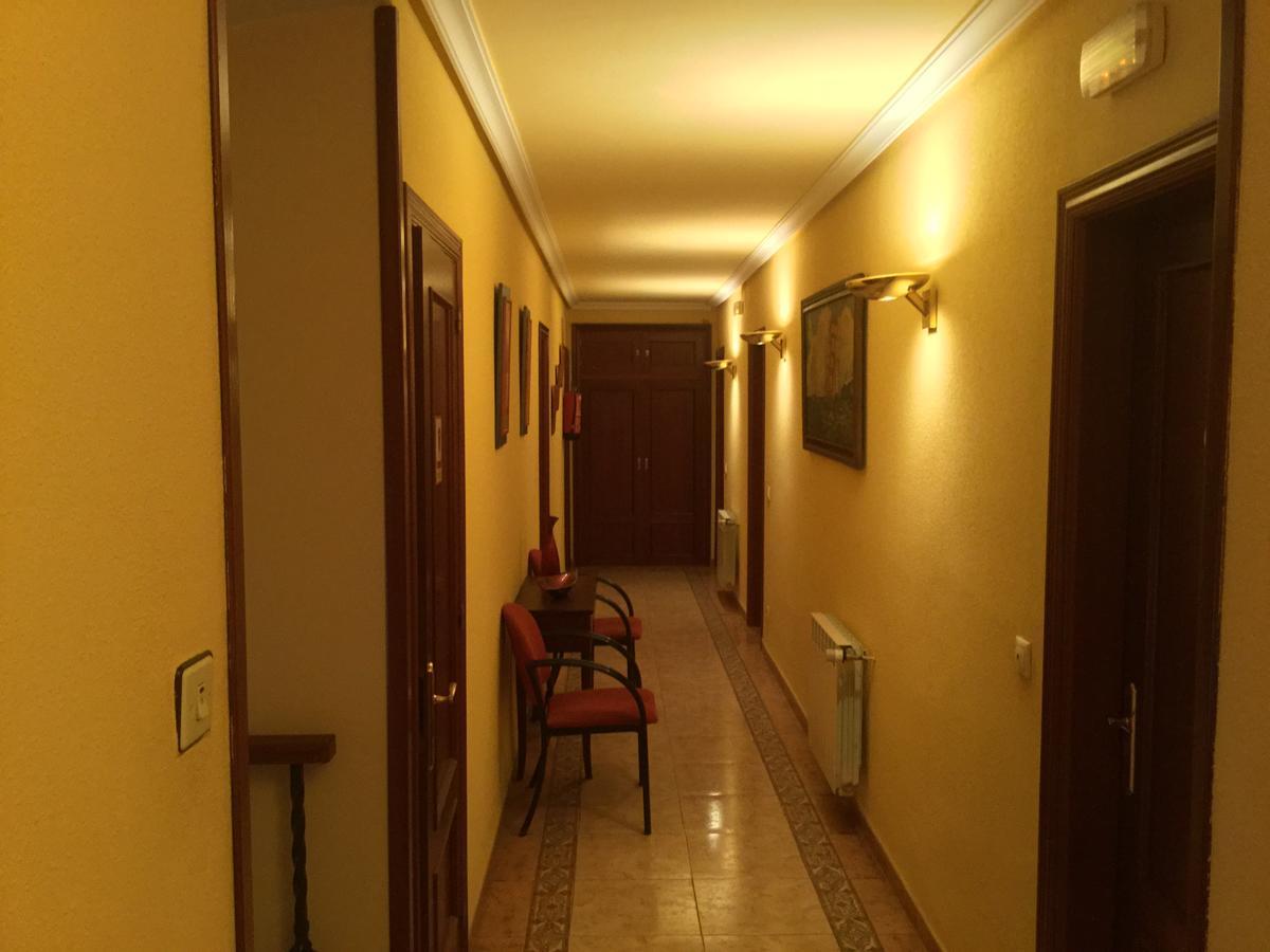 Hostal Carazo Torquemada Exteriér fotografie