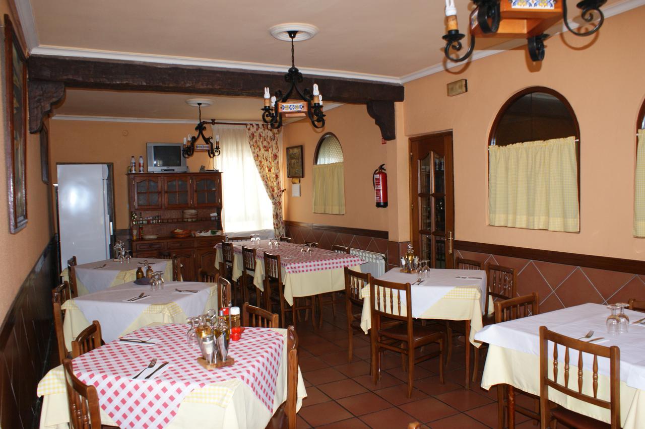 Hostal Carazo Torquemada Exteriér fotografie
